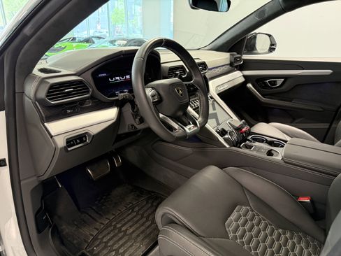 Used 2020 Lamborghini Urus AWD/4WD image 9