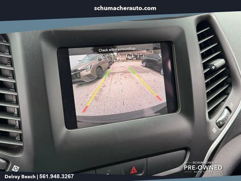 Used 2020 Jeep Cherokee Latitude Plus FWD image 22