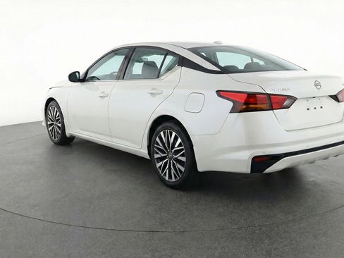 Used 2025 Nissan Altima 2.5 SV image 6