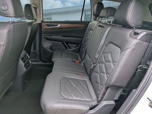 New 2026 Volkswagen Atlas SE FWD image 15