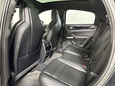 Certified 2023 Porsche Cayenne Turbo AWD/4WD image 25