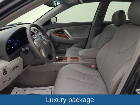 Used 2011 Toyota Camry Hybrid FWD image 4