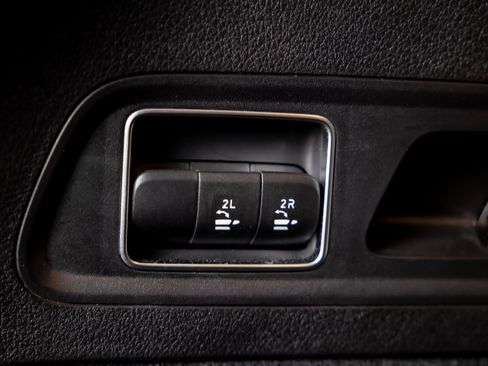 Used 2024 Mercedes-Benz GLS 450 4MATIC image 40