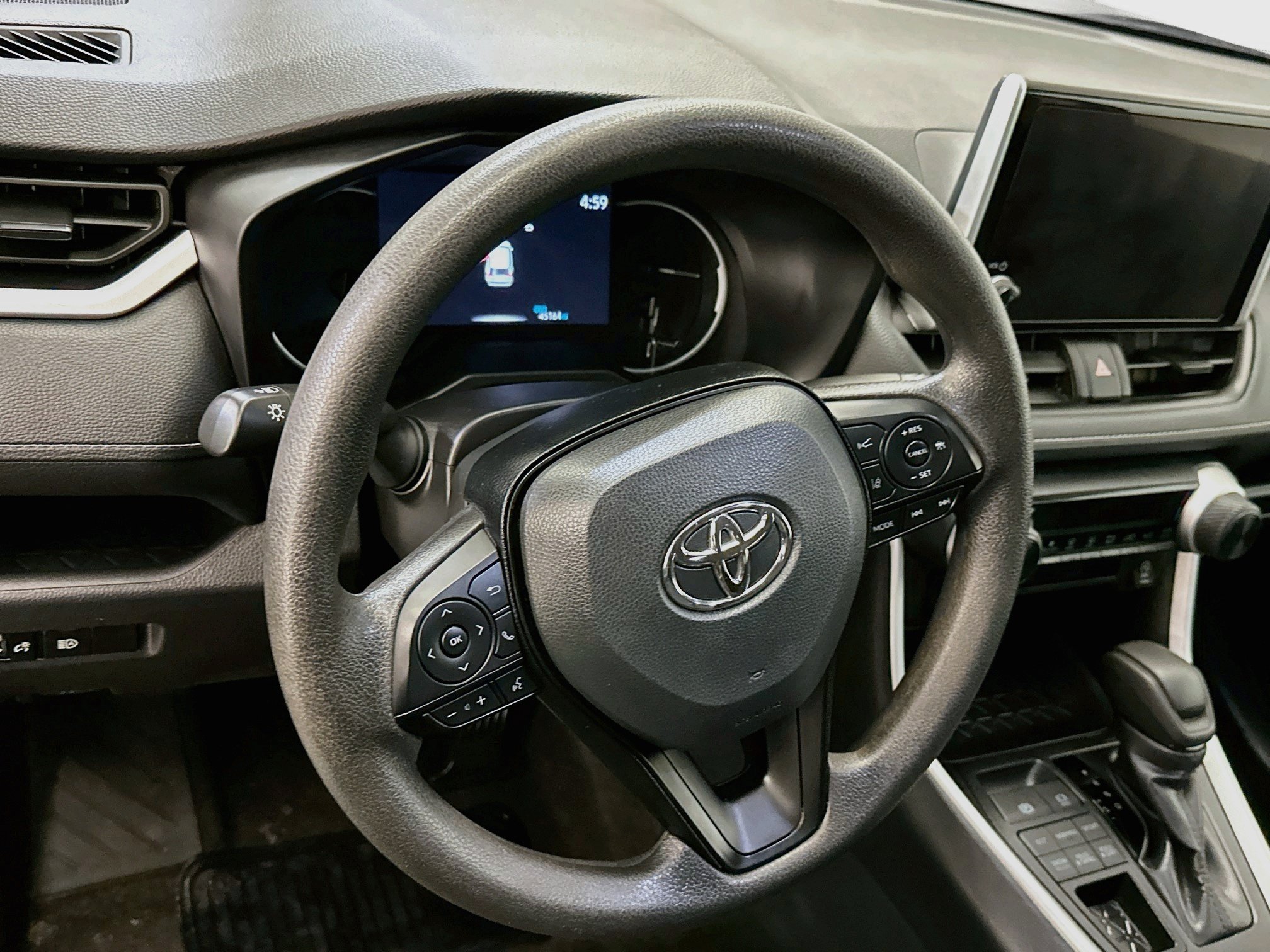 Used 2025 Toyota RAV4 LE AWD/4WD image 18