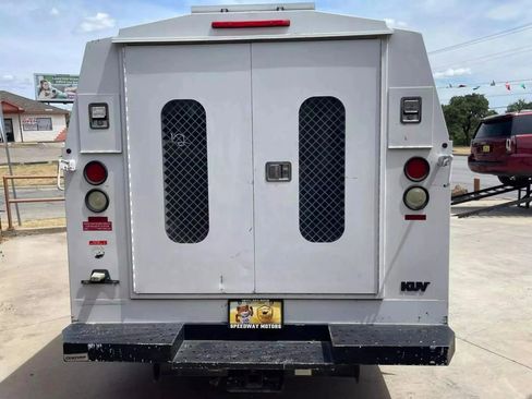 Used 2013 Chevrolet Express 3500 image 3