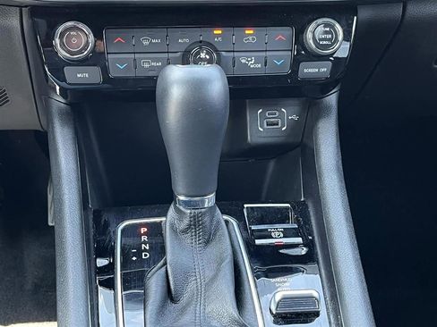 Used 2025 Jeep Compass Latitude w/ Sun & Sound Group image 29