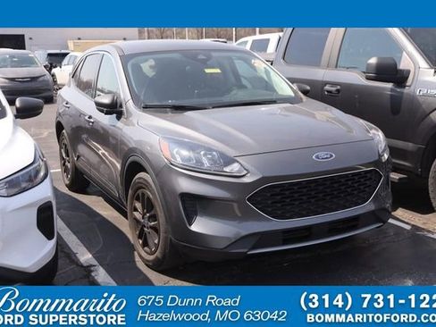 Certified 2022 Ford Escape SE w/ Convenience Package AWD/4WD image 1