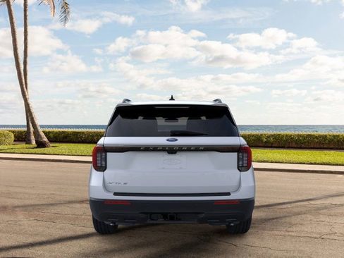 New 2026 Ford Explorer Active image 5