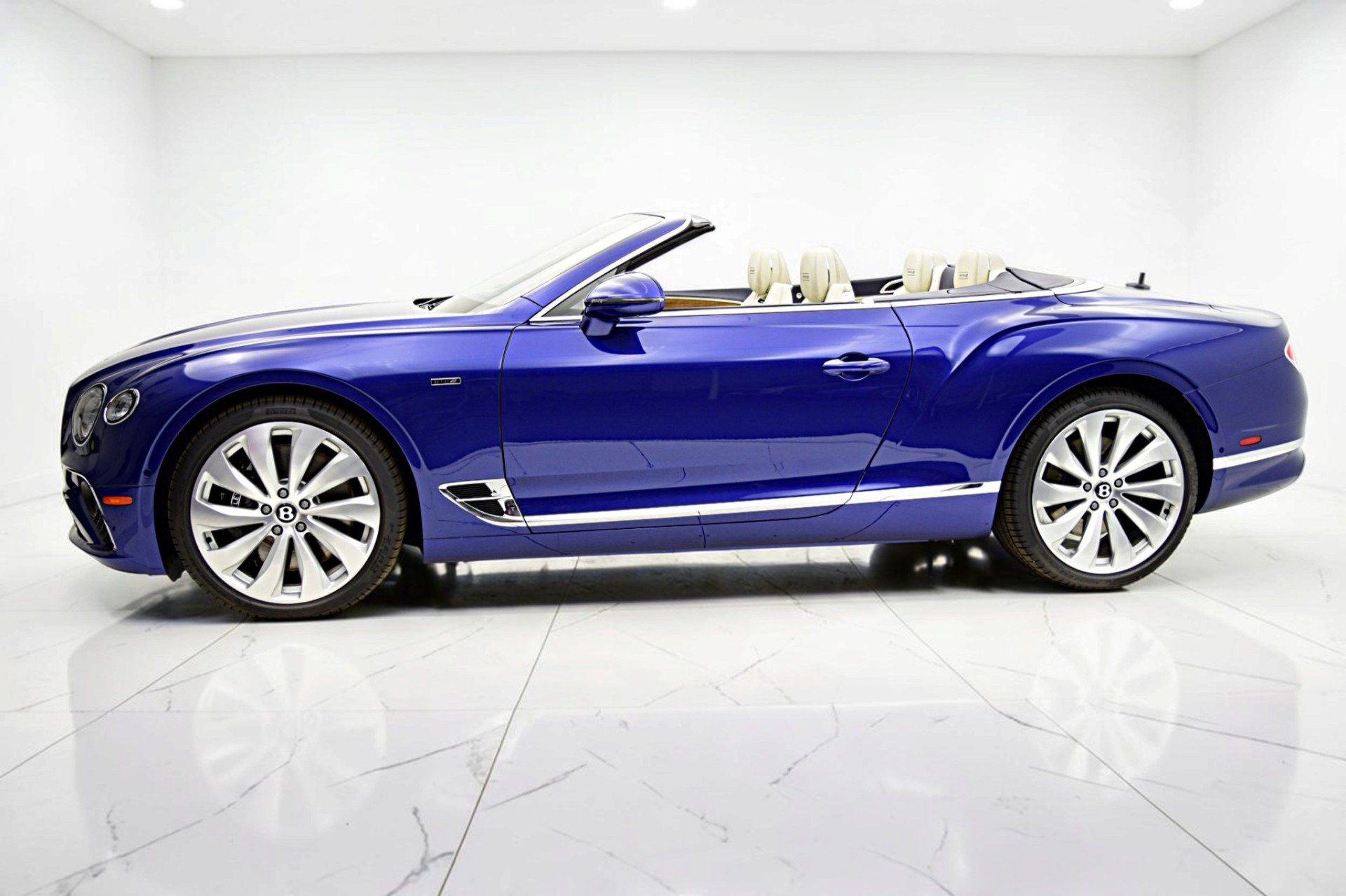 Used 2024 Bentley Continental GT AWD/4WD image 3