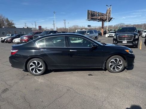 Used 2017 Honda Accord EX-L image 11
