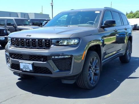 New 2026 Jeep Grand Cherokee L Limited AWD/4WD image 2