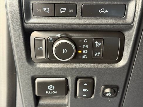 Used 2021 Ford F150 Lariat w/ Equipment Group 502A High image 31