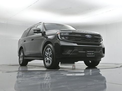 Used 2025 Ford Expedition Active RWD image 49