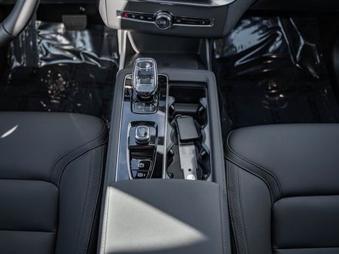 New 2026 Volvo XC90 B6 Plus w/ Protection Package image 27