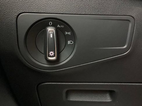 Used 2022 Volkswagen Tiguan SE image 25