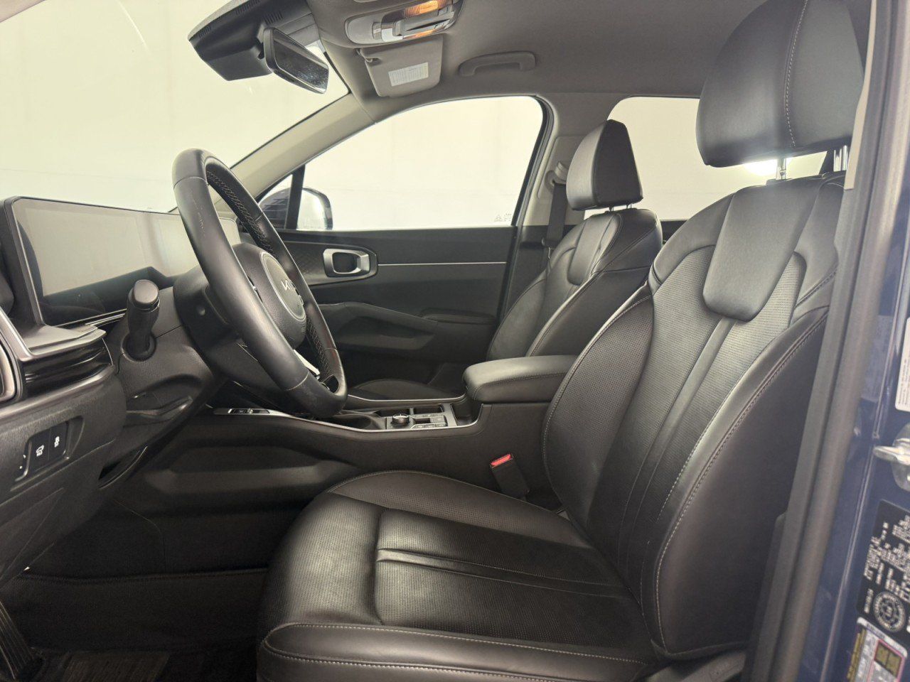 Used 2024 Kia Sorento EX AWD/4WD image 15