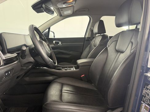 Used 2024 Kia Sorento EX AWD/4WD image 15
