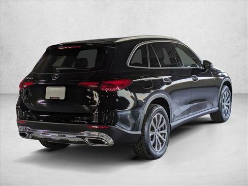 Certified 2025 Mercedes-Benz GLC 300 image 5