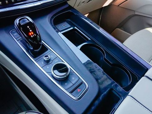 Certified 2021 Cadillac Escalade Premium Luxury image 18