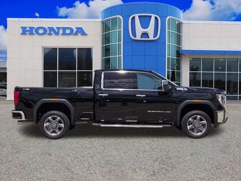 Used 2025 GMC Sierra 2500 SLT w/ Texas SLT Premium Package AWD/4WD image 2