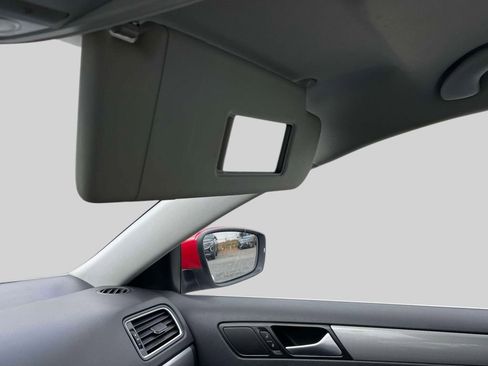 Used 2017 Volkswagen Jetta SE image 31