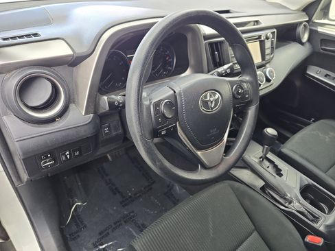 Used 2018 Toyota RAV4 LE image 15