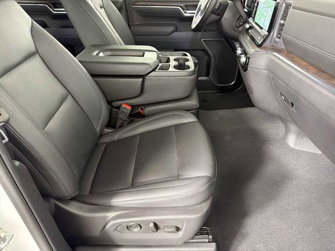 Used 2025 GMC Sierra 1500 SLT AWD/4WD image 11