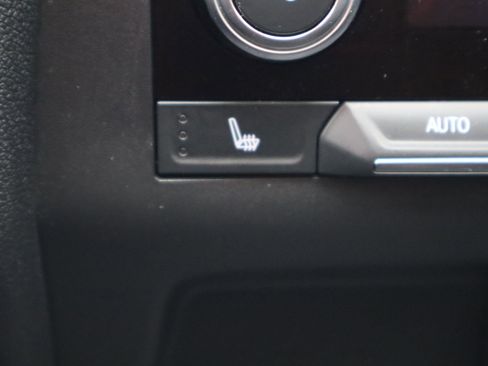 Used 2024 GMC Acadia AT4 w/ Luxury Package image 25