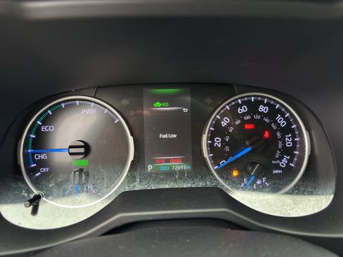 Used 2021 Toyota RAV4 LE AWD/4WD image 9