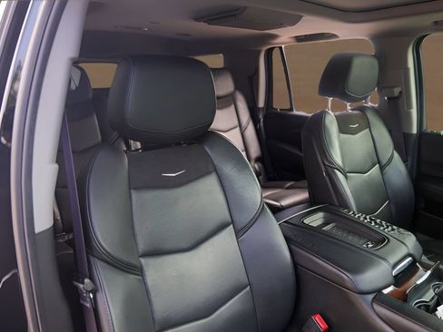 Used 2016 Cadillac Escalade Premium AWD/4WD image 32