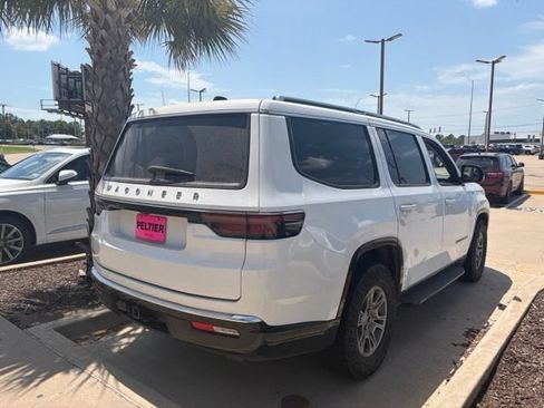Used 2024 Jeep Wagoneer 4WD image 21
