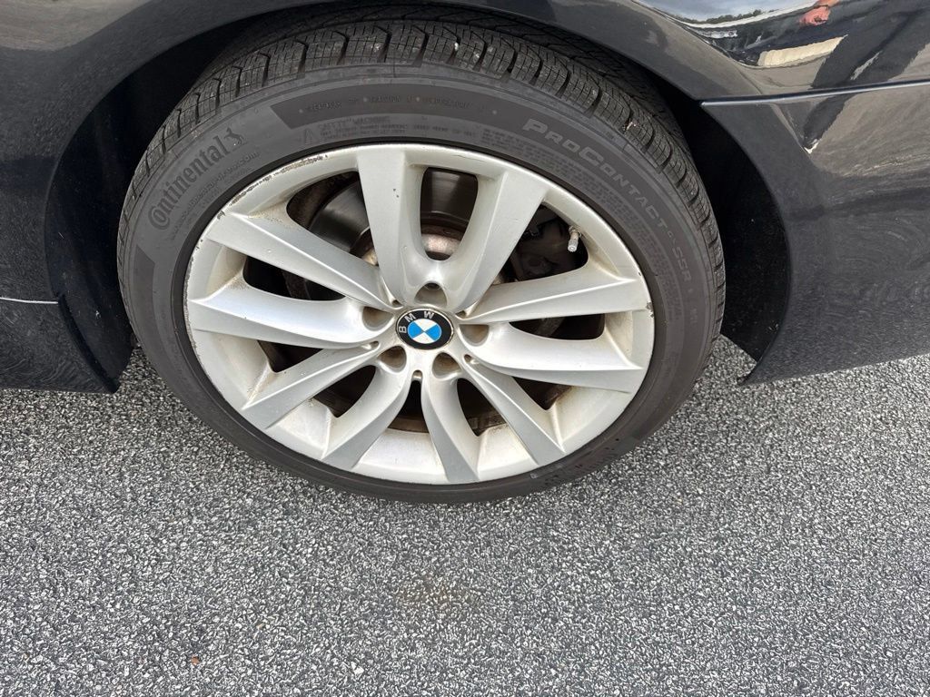 Used 2011 BMW 535i xDrive Sedan AWD/4WD image 6