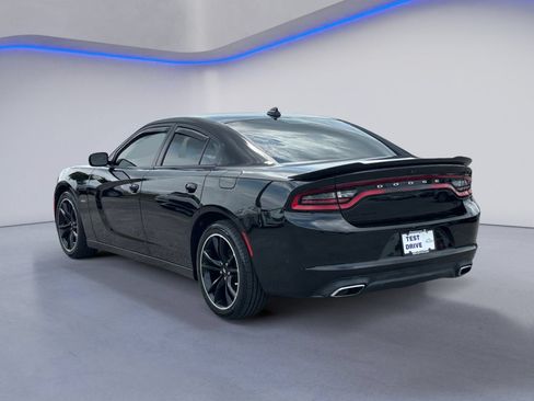Used 2018 Dodge Charger R/T w/ Blacktop Package RWD image 3