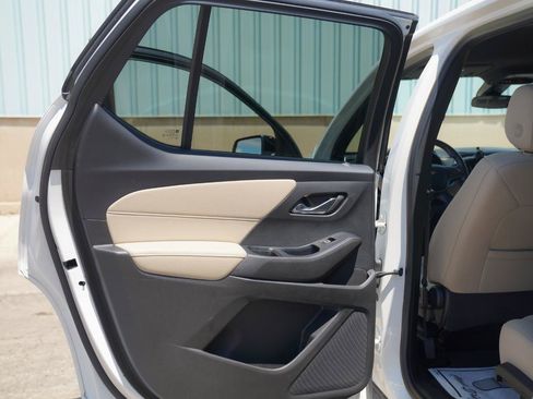 Used 2023 Chevrolet Traverse LS AWD/4WD image 30