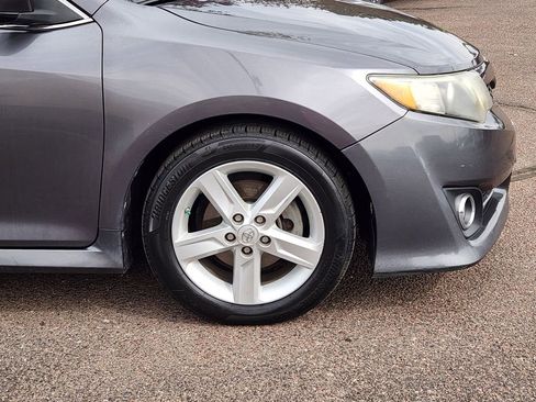 Used 2014 Toyota Camry SE FWD image 29