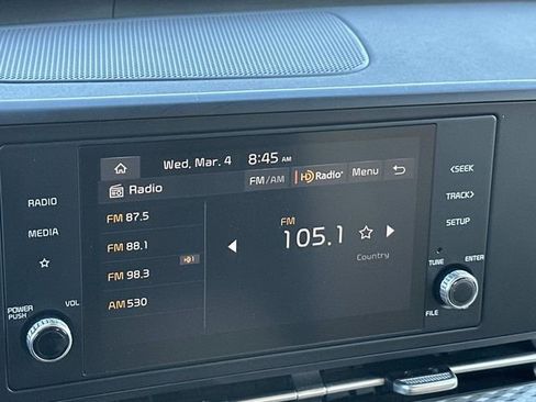 Used 2024 Kia Carnival LX FWD image 23