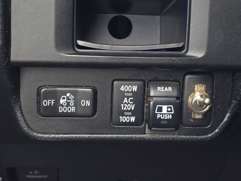 Used 2017 Toyota Tacoma TRD Off-Road image 27