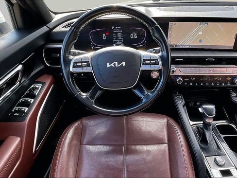 Used 2024 Kia Telluride EX w/ EX Captain's Chair Package FWD image 6