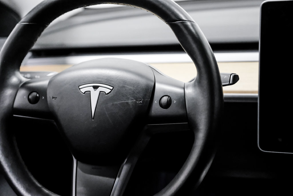 Used 2018 Tesla Model 3 Long Range RWD image 24