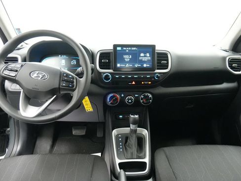 Used 2026 Hyundai Venue SE FWD image 26