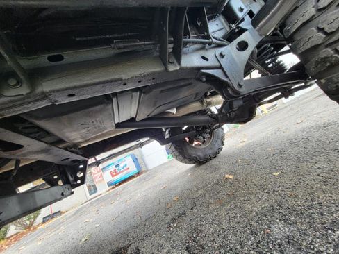 Used 2005 HUMMER H2 SUT w/ Preferred Equipment Group image 46