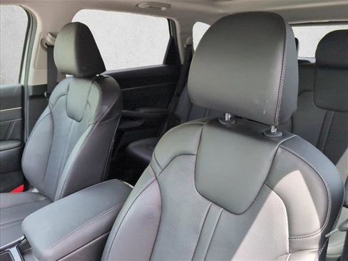 Used 2024 Kia Sorento SX FWD image 10