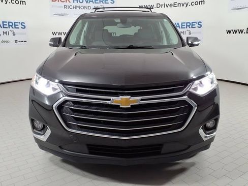 Used 2019 Chevrolet Traverse LT FWD image 2