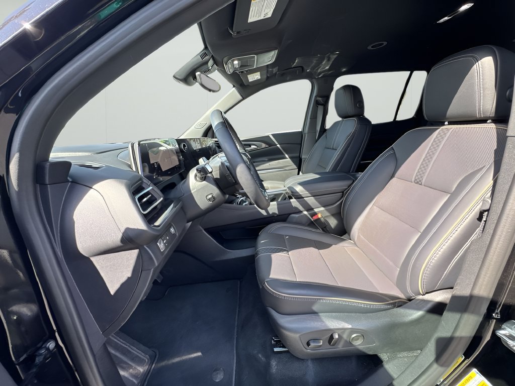 Used 2026 Chevrolet Traverse High Country FWD image 10