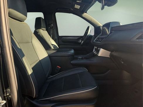 Used 2023 GMC Yukon SLT image 13