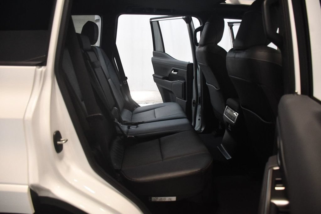 Used 2024 Lexus GX 550 w/ Cold Area Package AWD/4WD image 36