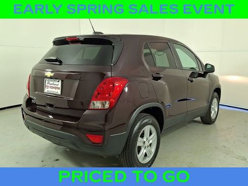 Used 2021 Chevrolet Trax LS w/ Tint and Cruise Package image 8