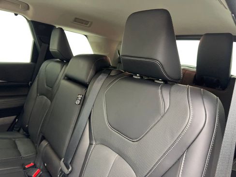 Used 2023 INFINITI QX60 Luxe w/ Performance Audio Package image 34