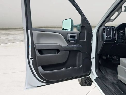 Used 2019 Chevrolet Silverado 2500 W/T w/ WT Convenience Package AWD/4WD image 10