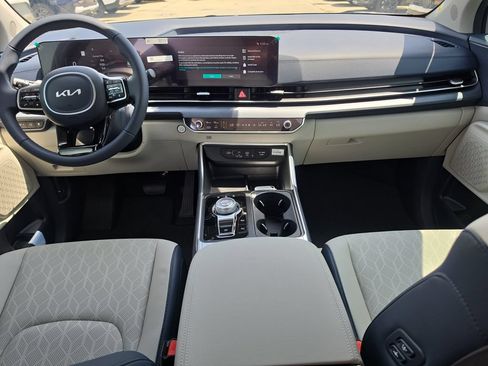New 2026 Kia Carnival SX FWD image 12